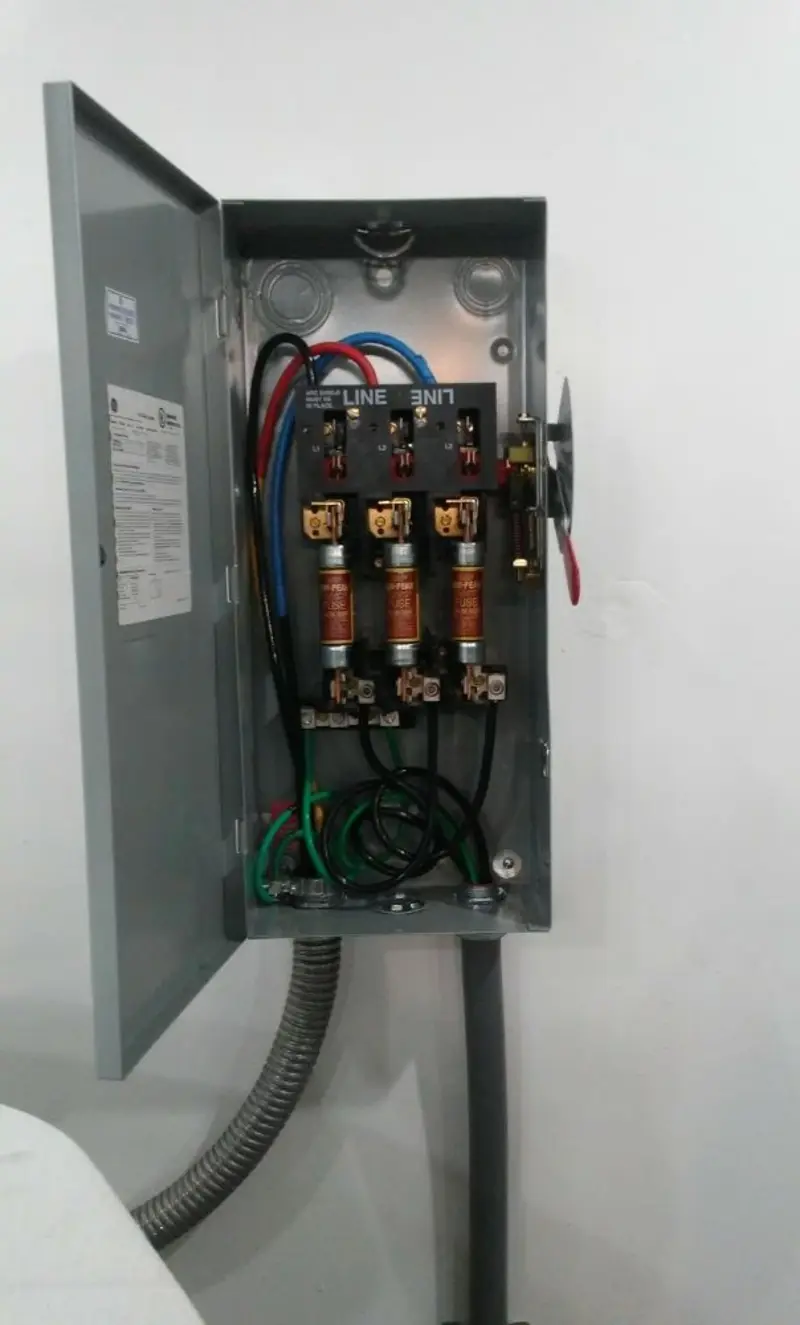 Three-phase disconnect switch installed for Smoke Detector Installation in Pine Creek